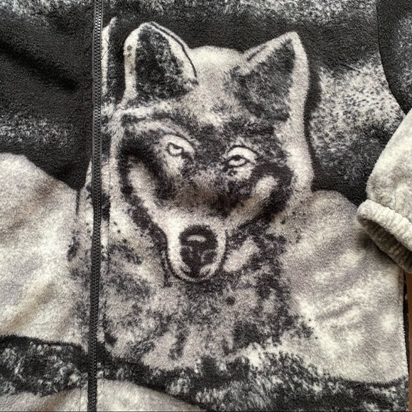Wolf AOP Fleece - Picture 2 of 4